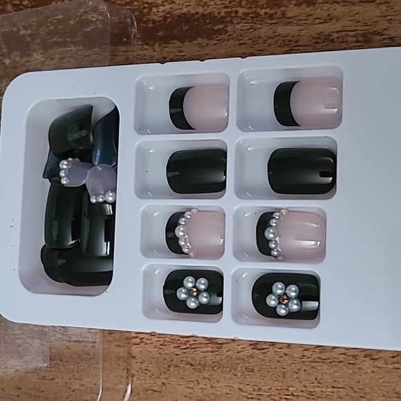 Pearl Black French Tip Manicure Press On Nails - Picture 14 of 14